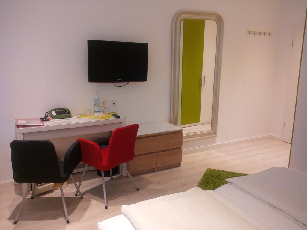 Hotel Barbarossa Karlsruhe Stadtmitte Δωμάτιο φωτογραφία