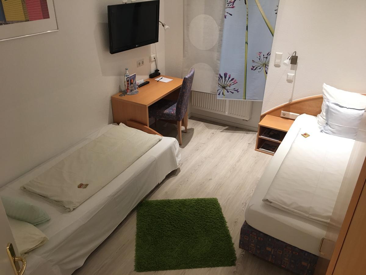 Hotel Barbarossa Karlsruhe Stadtmitte Εξωτερικό φωτογραφία