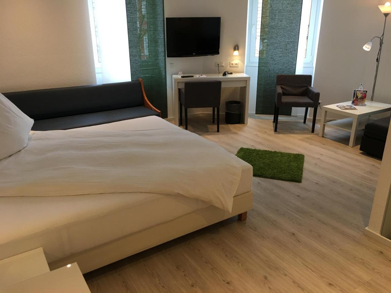 Hotel Barbarossa Karlsruhe Stadtmitte Εξωτερικό φωτογραφία